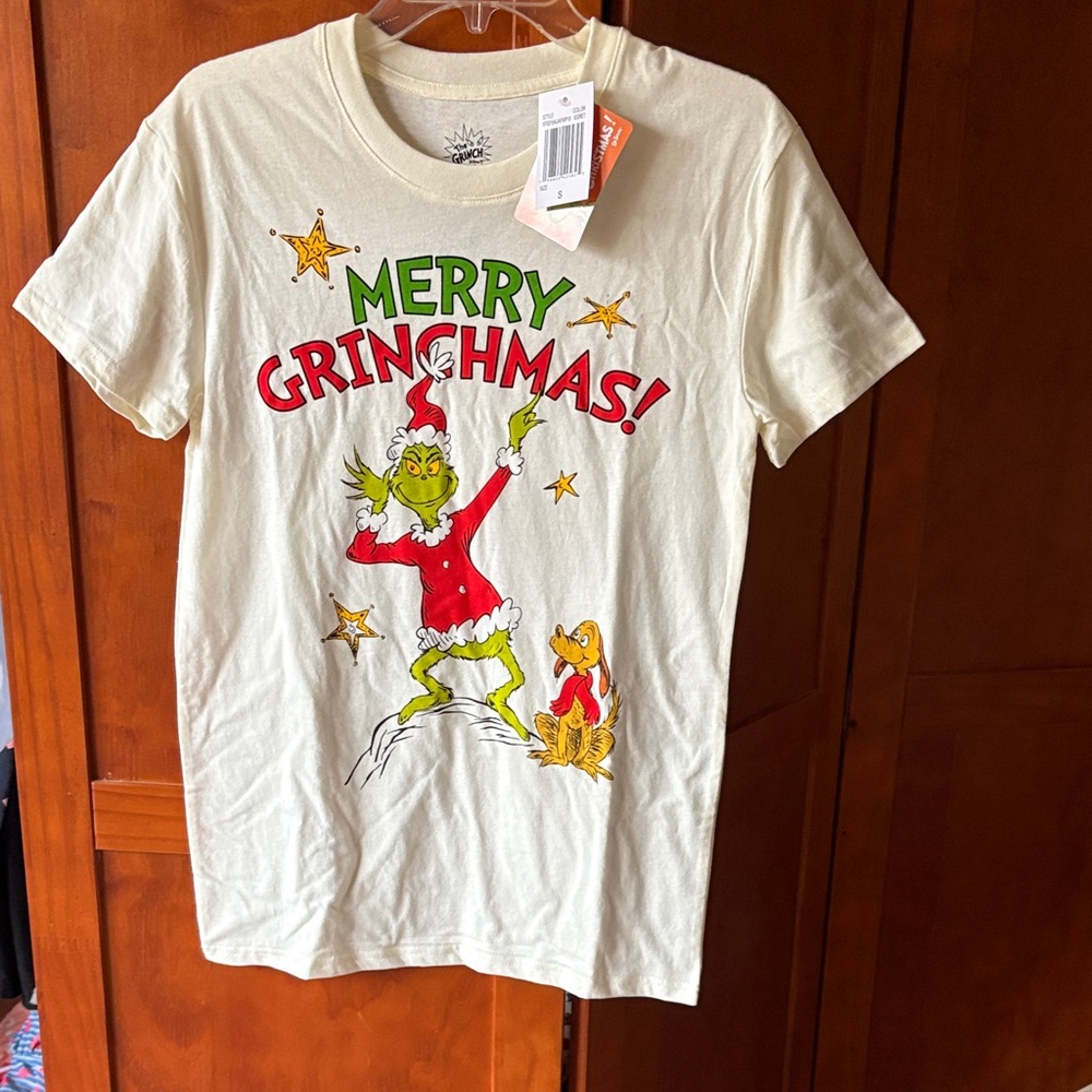 NWT Dr. Seuss Grinchmas Women’s T-Shirt - Cream, Red, Green